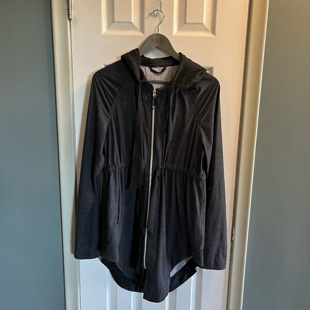 Lululemon Women’s Black  Light Hooded Stretch Waist Long Light Full Zip Coat